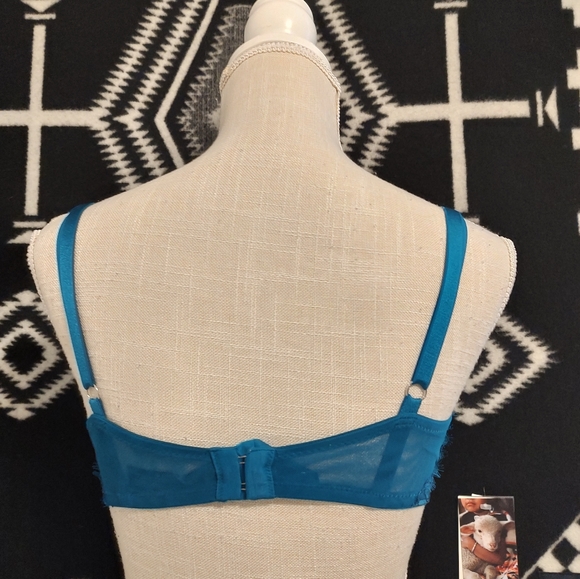 💙 EUC Victoria's Secret Very Sexy Push Up Underwire Adjustable Bra, 34DD - Picture 5 of 9